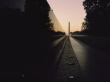 The Vietnam Veterans Memorial at Sunrise Photographie par Brian Gordon Green