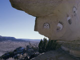 Pictographs on rock wall, Zuni Reservation, New Mexico Lámina fotográfica por David Edwards Pictographs on rock wall, Zuni Reservation, New Mexico Lámina fotográfica por David Edwards