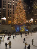 Rockefeller Center and the Famous Christmas Tree,Rink and Decoration, New York City, New York Photographie par Taylor S. Kennedy