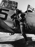 Female Pilot of the Us Women's Air Force Service Posed with Her Leg Up on the Wing of an Airplane Lámina fotográfica por Peter Stackpole