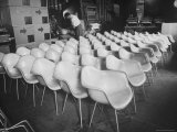 Chairs Designed by Charles Eames Made of Molded Plastic and Plywood Reprodukcja zdjęcia premium autor Peter Stackpole