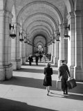 Arched Walkway at Front of Union Station Premium Photographic Print by Alfred Eisenstaedt