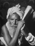 Elderly Sikh Attending a Meeting For a Protest March Lámina fotográfica por Margaret Bourke-White