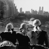 Girls Wearing Bandannas, Looking Out over Central Park Photographie par Gordon Parks