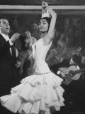 La danseuse Maria Albaicin sur scène au cabaret Corral de La Moreria, Rio de Janeiro Reproduction photographique sur papier de qualité par Loomis Dean