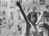 Japanese Girl Member of a Hippie Group Premium-Fotodruck von Michael Rougier