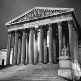 Exterior of the Supreme Court Building Photographie par Paul Schutzer