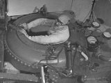 Professor J. B. S. Haldane Entering Deep Sea Diving Chamber Premium-Fotodruck von Hans Wild