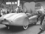 Rear View of the Dyna Sports Model at the Auto Show Photographie par Gordon Parks