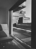View from Living Room to Terrace of Apartment Project Habitat 67 Fototryk i høj kvalitet af Henry Groskinsky