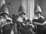 Old Age Essay: Seniors under Dryers in Hair Salon Photographie par Alfred Eisenstaedt