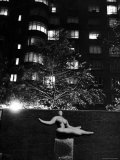Sculpture in the Snow in the Garden of Museum of Modern Art Photographie par Gordon Parks