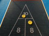 Shuffleboard Game on a Cruise Ship Lámina fotográfica por Todd Gipstein