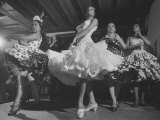 Maria Albaicin et les danseuses de flamenco Reproduction photographique sur papier de qualité par Loomis Dean
