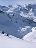 Skiing in the Selkirk Range, British Columbia, Canada Photographie par Jimmy Chin