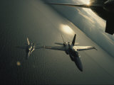 FA-18 Navy Jets in Flight over the Chesapeake Bay Lámina fotográfica por Robert Madden FA-18 Navy Jets in Flight over the Chesapeake Bay Lámina fotográfica por Robert Madden
