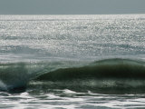 Waves at Sea Near Costa Rica Photographie par Paul Nicklen