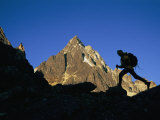 Hiking the Mocya Valley Beneath the Quimsa Cruz Range Photographie par Bobby Model