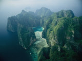 Vue aérienne d'une île en Thaïlande Photographie par Jodi Cobb
