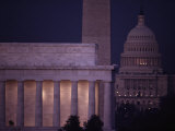 A view of the Lincoln and Washington monuments, and the U.S. Capitol. Photographie par Karen Kasmauski