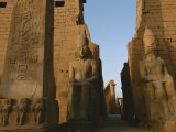 A View of Luxor Temple Lámina fotográfica por Kenneth Garrett A View of Luxor Temple Lámina fotográfica por Kenneth Garrett