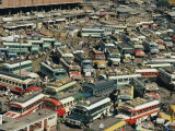 Buses Fill a Parking Lot Lámina fotográfica por Joe Scherschel Buses Fill a Parking Lot Lámina fotográfica por Joe Scherschel