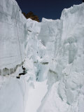 A Man Participating in Crevasse-Rescue Practice Photographie par Barry Bishop