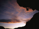 Rock Climbing out a Steep Roof in Sinks Canyon Photographie par Bill Hatcher