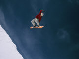 Snowboarding at Mount Norquay in Alberta Lámina fotográfica por Mark Cosslett Snowboarding at Mount Norquay in Alberta Lámina fotográfica por Mark Cosslett