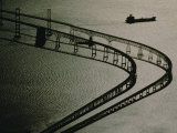 Tanker and Chesapeake Bay Bridge Fotografisk trykk av Skip Brown