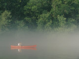 Man Paddling Canoe in Mist, Roanoke River, North Carolina Lámina 