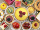 Desserts are Laid out on a Table Lámina fotográfica por Tino Soriano Desserts are Laid out on a Table Lámina fotográfica por Tino Soriano