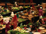 Food Stalls and People at Central Market, Kota Bharu, Kelantan, Malaysia Photographie par Richard I'Anson