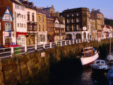 Houses On Waterfront Whitby, England Lámina fotográfica por Glenn Beanland