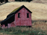 Weathered Wooden Barn in Dry Fields off Highway 128 Near Boonville, California, USA Photographie par Jeffrey Becom