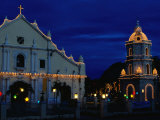 Christmas Lighting on the Cathedral of St. Paul and Tower, Vigan, Philippines Photographie par Mark Daffey