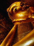 Detail of Reclining Buddha's Head at Wat Pho, Bangkok, Thailand Photographie par Ryan Fox