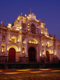 Facade of Cathedral De Santiago at Night, Antigua Guatemala, Guatemala Photographie par Ryan Fox