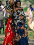 Somalian Women, Who Have Fled Their Homeland, at Wedding, Hol Hol, Djibouti Fotografisk tryk af Frances Linzee Gordon