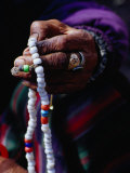 Loba Nomad Counting Prayer Beads, Yak Kharka,Kosi, Nepal Photographie par Richard I'Anson