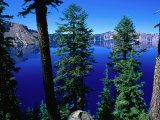 "Phantom Ship" in Crater Lake National Park, Crater Lake National Park, Oregon, USA Photographie par Carol Polich