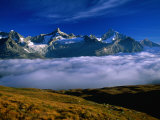 The WeisshornAcross Cloud, Valais, Switzerland Lámina fotográfica por Gareth McCormack