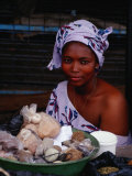 Female Spice Vendor at Market, Looking at Camera, Yamoussoukro, Cote d'Ivoire Photographie par Pershouse Craig