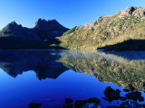Cradle Mountain and Lake Dove, Cradle Mountain-Lake St. Clair National Park, Tasmania, Australia Photographie par Grant Dixon