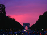 Traffic on the Champs-Elysees and the Arc De Triomphe After Sunset, Paris, Ile-De-France, France Fotografie-Druck von Izzet Keribar