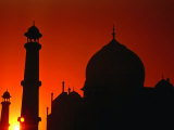 Taj Mahal at Sunrise, Agra, India Photographic Print by Chris Mellor