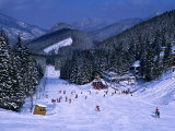 People Skiing on Jasna Run, Jasna Resort, Low Tatra Mountains, Slovakia Photographie par Richard Nebesky