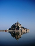 Mont Saint Michel Reflected in Water, Mont St. Michel, France Lámina fotográfica por Izzet Keribar Mont Saint Michel Reflected in Water, Mont St. Michel, France Lámina fotográfica por Izzet Keribar