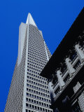 Looking Up at the Trans America Pyramid, San Francisco, USA Photographie par Brent Winebrenner
