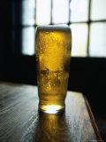 Pint in Windsor Castle Pub, Camden Hill Road, London, United Kingdom Fotografie-Druck von Setchfield Neil